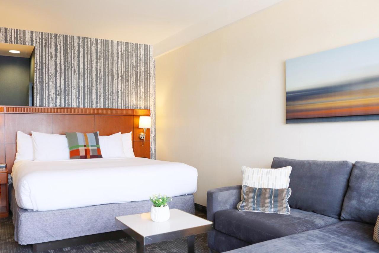 Hotel Courtyard Burlington Harbor Exterior foto
